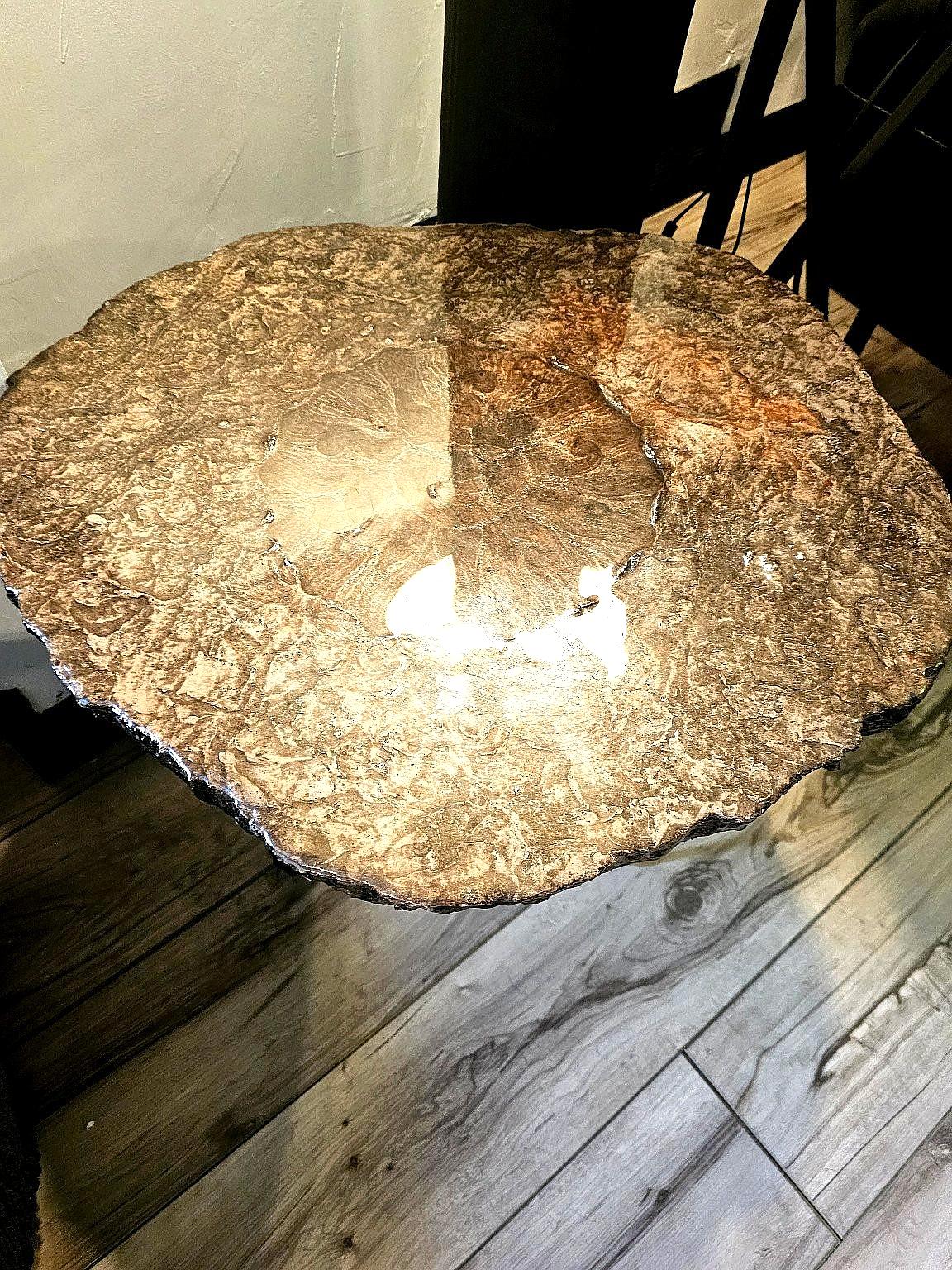 Featured concrete table by Forza Creations